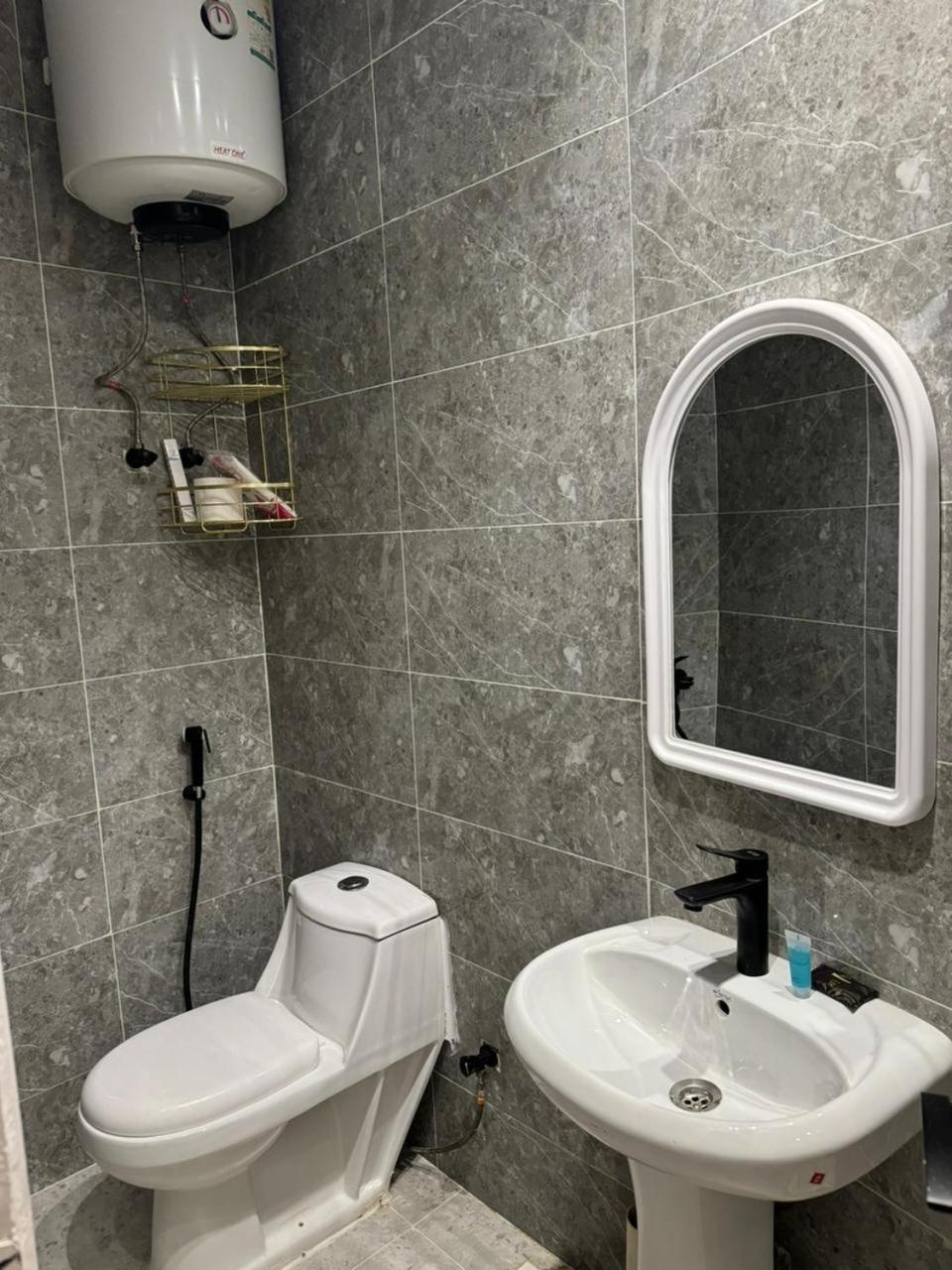 استديو بأثاث راقي في اليرموك Apartment