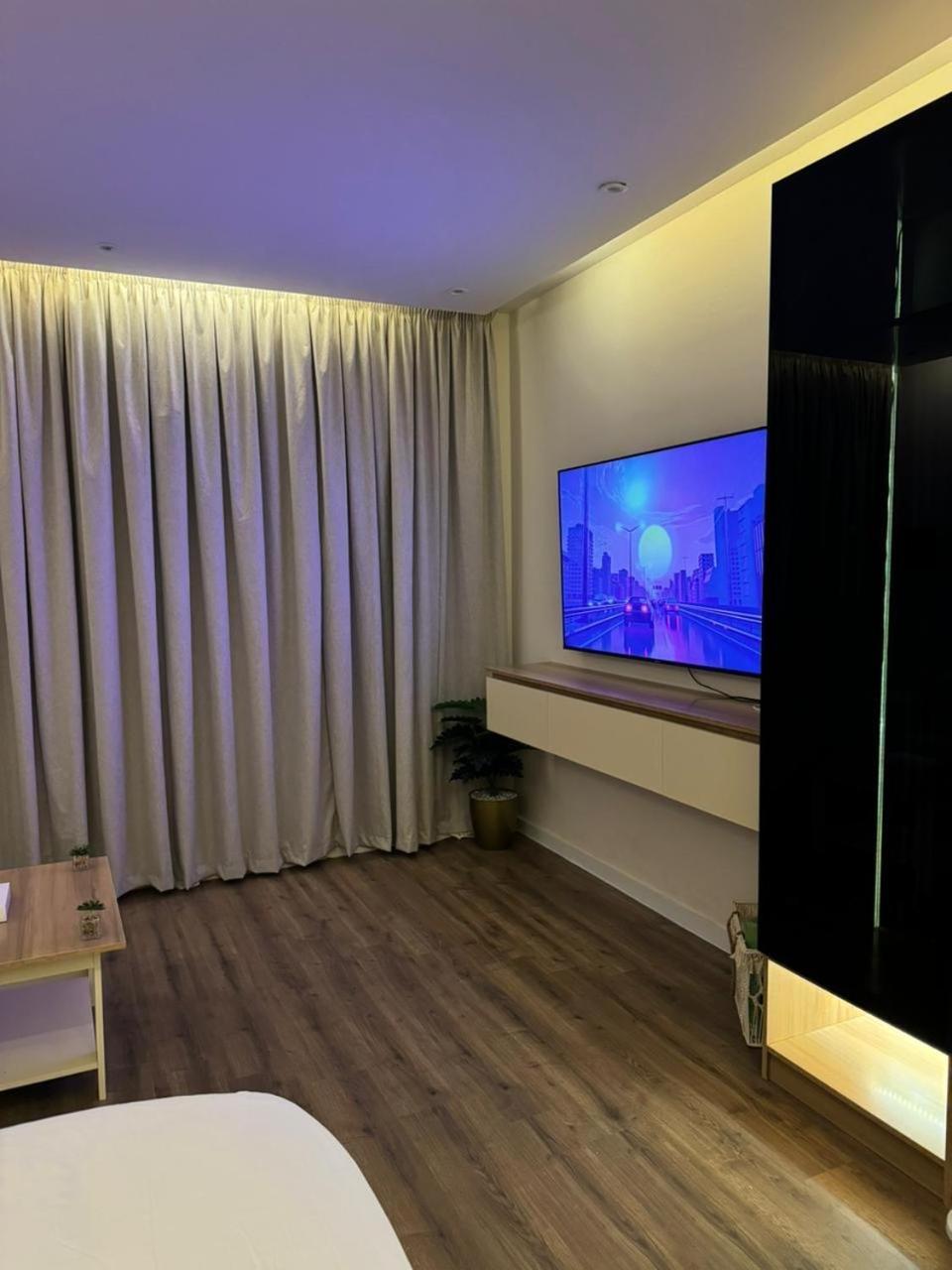 استديو بأثاث راقي في اليرموك Apartment